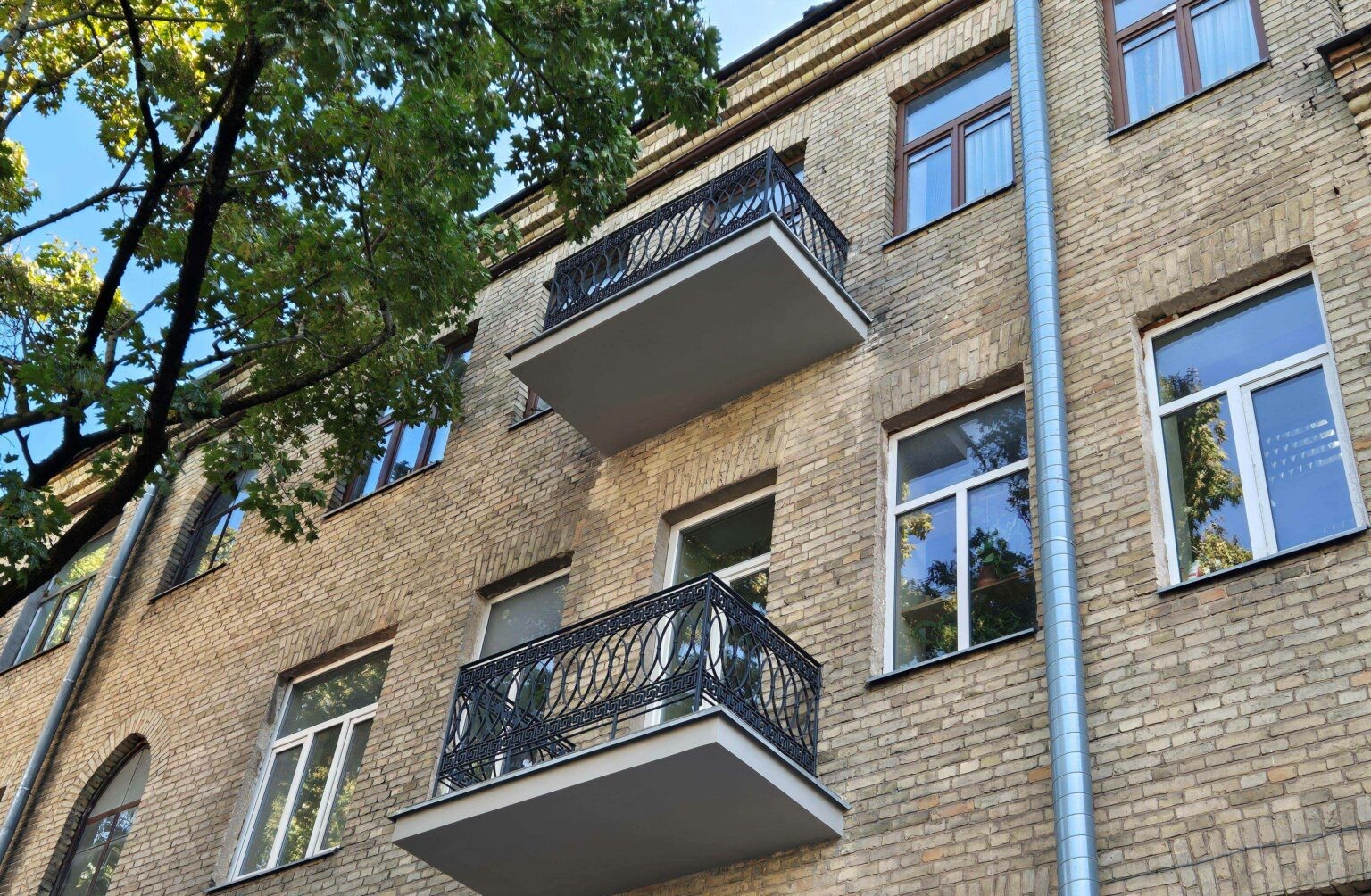 mažėja pavojų keliančių balkonų